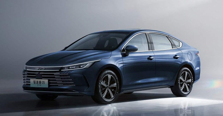 BYD Destroyer 05 2023: новый седан с функцией управления через Apple Watch и iPhone, запасом хода на 1200 км и расходом топлива в 3,8 л на 100 км по цене ниже  000