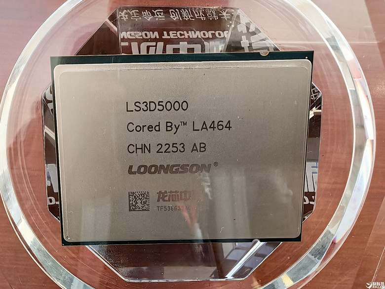 У Китая теперь есть собственный 32-ядерный чиплетный процессор. Представлен Loongson 3D5000