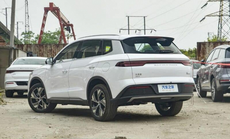 BYD Song Pro DM-i Champion Edition 2023: современный гибрид уже доступен у дилеров, но продажи стартуют позже
