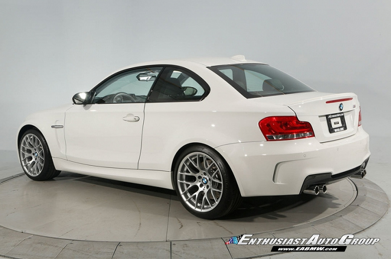 12-летний BMW 1M в идеальном состоянии выставили на продажу за 200 000 долларов