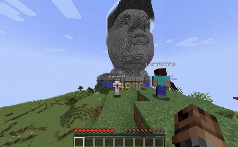 К памятнику Владимиру Жириновскому в Minecraft на 1 мая «пришли» 12 тыс. человек. Сервер рухнул под наплывом посетителей