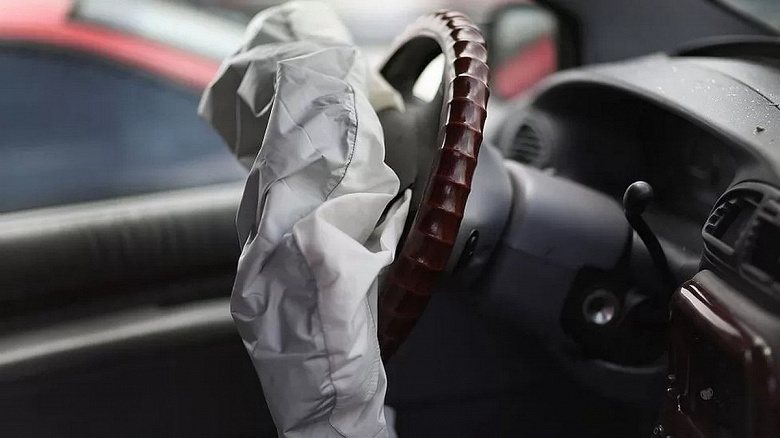 В США могут объявить отзывную кампанию для 67 млн автомобилей из-за опасных подушек безопасности. Но производитель подушек против