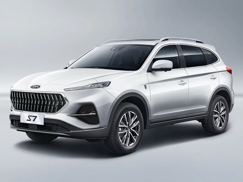 «Москвич» регистрирует товарный знак «Москвич 5». Под этим названием на российском заводе может прописаться 7-местный кроссовер JAC S7