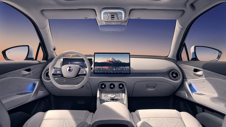 Новое детище BYD и Mercedes-Benz впервые показали внутри: Denza N8 получил шесть мест, столики и огромный экран
