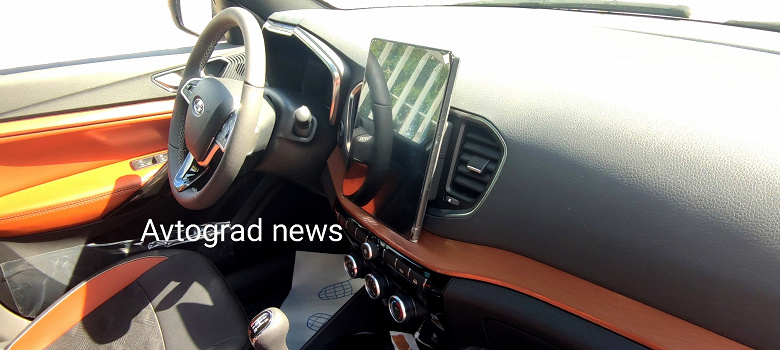АвтоВАЗ готовит небольшую партию топовых Lada Vesta NG с планшетом и 16-клапанным двигателем. О массовых поставках речь по-прежнему не идёт
