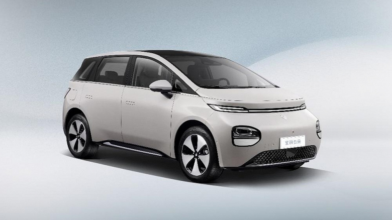 Кроссовер, который вовсе не кроссовер. Электромобиль Baojun Yunduo не умеет разгоняться быстрее 150 км/ч