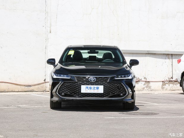 Обновленный седан Toyota Avalon 2023 засветился у дилеров в Китае. Скоро старт продаж