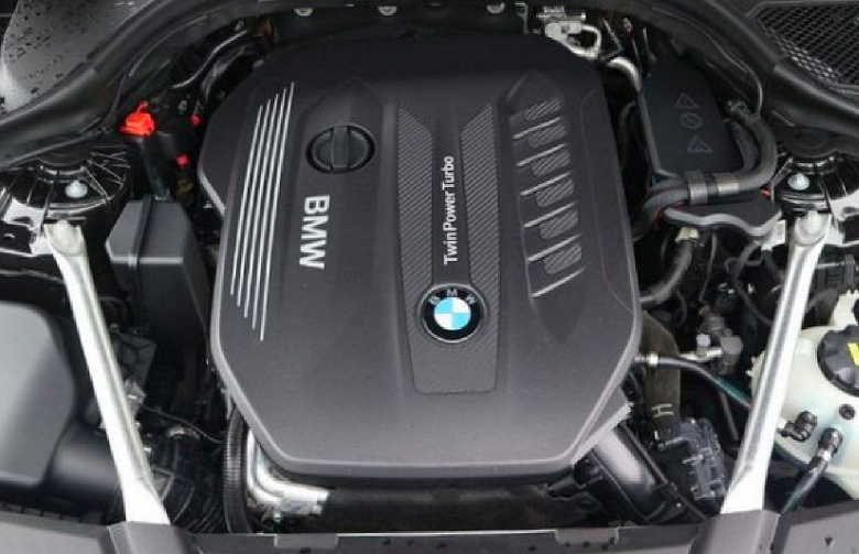 BMW представила новый 3,0-литровый дизельный мотор для BMW X5 и BMW X6. Он выдает 352 л.с.