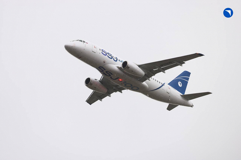 В Минпромторге опровергли информацию о том, что первый полёт самолёта SSJ-New состоится 21 июня