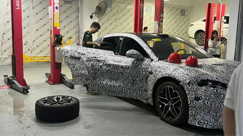 Конкурент Porsche Taycan, Mercedes EQS и BMW i7. Новый BYD YangWang получит уникальную подвеску, которая позволит ездить на трёх колесах