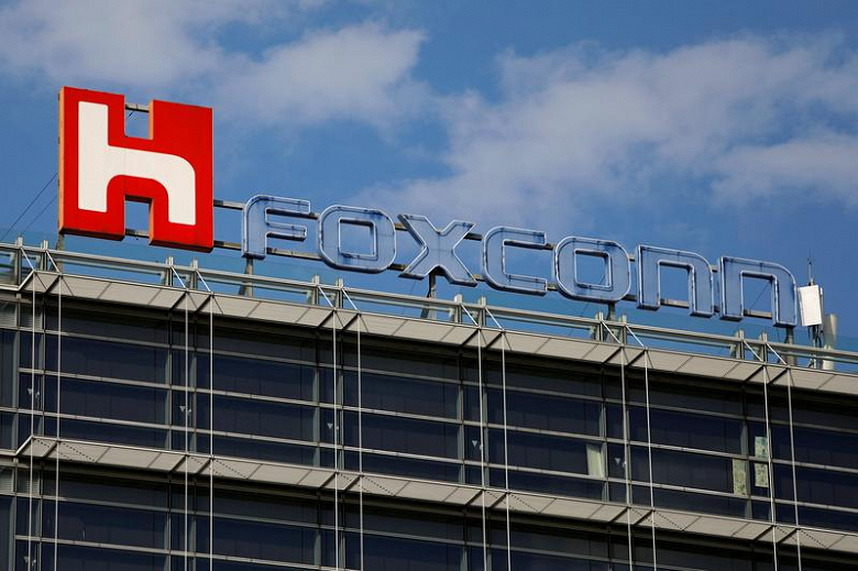 Стало известно, когда Foxconn рассчитывает возобновить производство в Китае