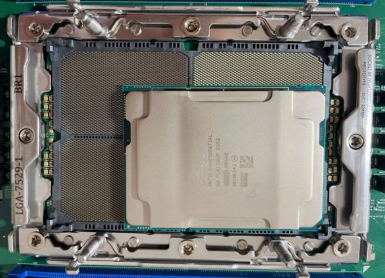 Такие процессоры поместятся не в каждый карман. Гигантский Intel Granite Rapids впервые засветился на фото