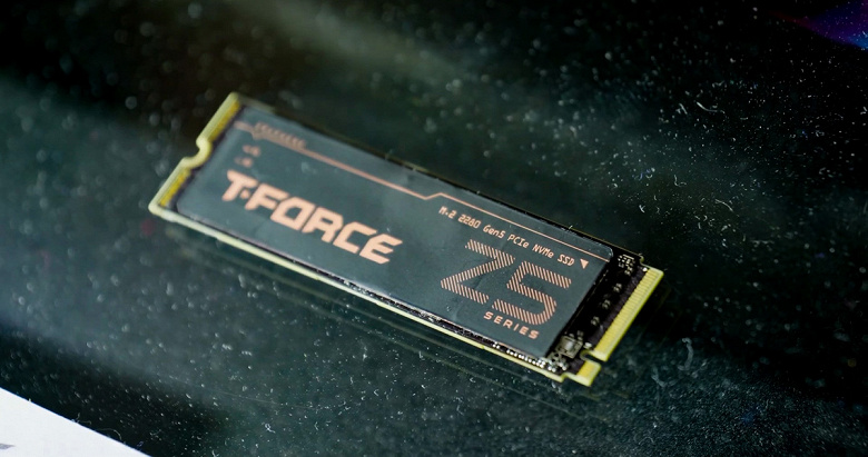 TeamGroup показала прототип SSD со скоростями чтения до 14 000 МБ/с (а ещё память, системы охлаждения и быстрые флешки)