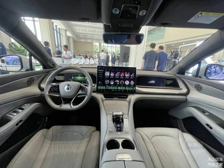 Новое детище BYD и Mercedes-Benz с шестью экранами уже стало хитом: на Denza N7 собрано более 20 000 предзаказов