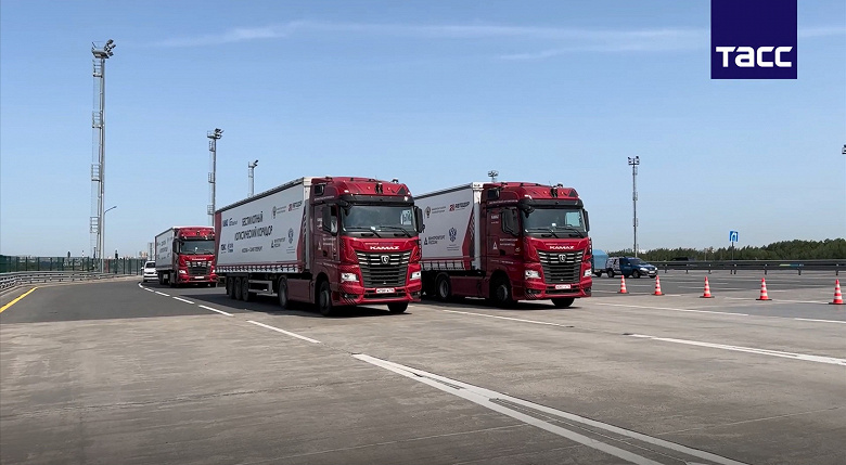 На российские дороги вышел самый передовой КамАЗ К5. Он оснащен системами связи, навигации и машинного зрения