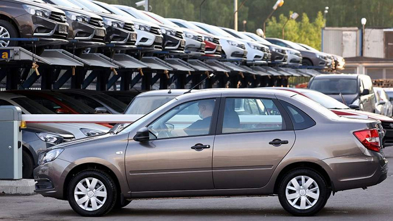 Россиянам обещают отечественный автомобиль дешевле Lada Granta