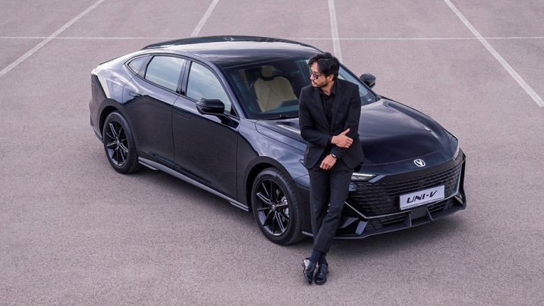 Лифтбэк Changan Uni-V начали продавать в Казахстане. Цена на 300 тыс. рублей ниже, чем в России