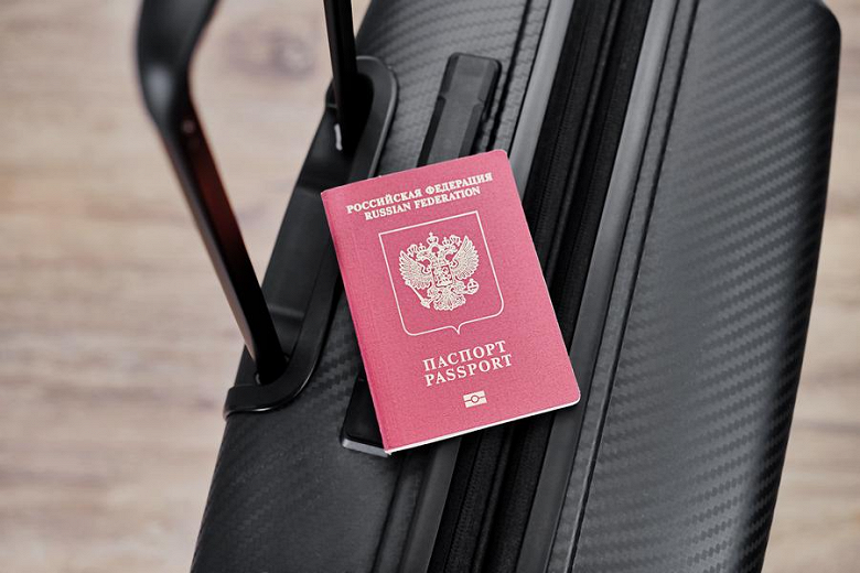 Микросхем теперь хватает: на «Госуслугах» уже можно подать заявления на выпуск биометрических паспортов