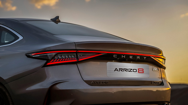 Замена Toyota Camry: гораздо дешевле, с меньшим расходом и богатым оснащением. Раскрыты особенности комплектаций Prestige и Ultimate бизнес-седана Chery Arrizo 8