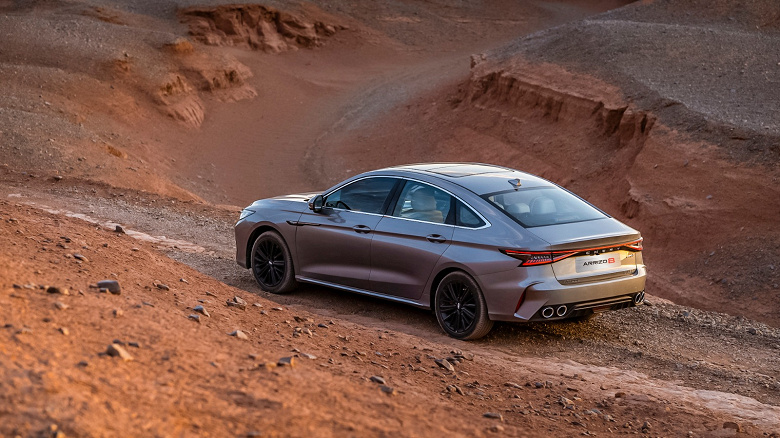 Замена Toyota Camry: гораздо дешевле, с меньшим расходом и богатым оснащением. Раскрыты особенности комплектаций Prestige и Ultimate бизнес-седана Chery Arrizo 8