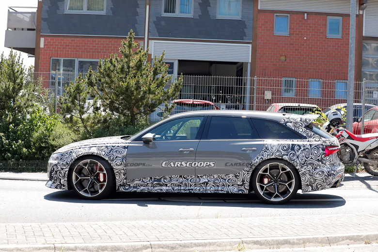 Экстремальный Audi RS6 GT впервые показали вживую. Это последний бензиновый автомобиль линейки