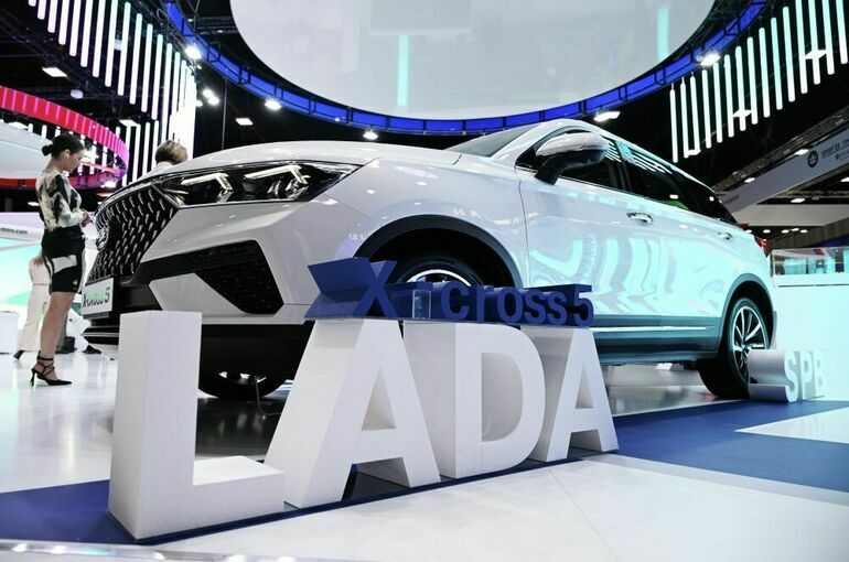 Не только шильдик Lada: появились подробности об оснащении Lada X-Cross 5