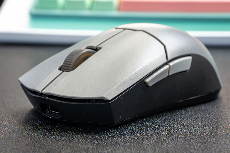Cooler Master — геймерам: мышь MM712 Pro и клавиатура MK770 Hybrid. Мышь лёгкая, клавиатура — красивая (в двух вариантах цветов)