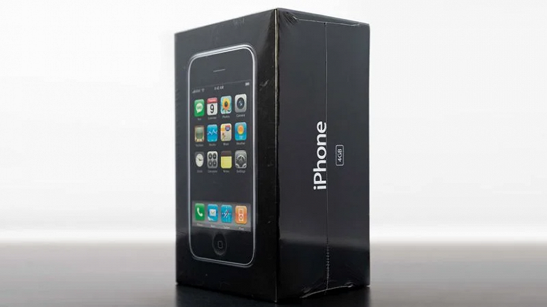 Редкий оригинальный iPhone намереваются продать с аукциона почти за 9 миллионов рублей