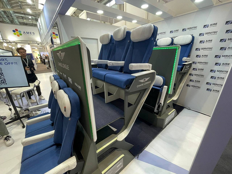 Впихнуть в самолет побольше людей: 23-летний дизайнер предложил устанавливать в эконом-классе авиалайнеров кресла в два яруса