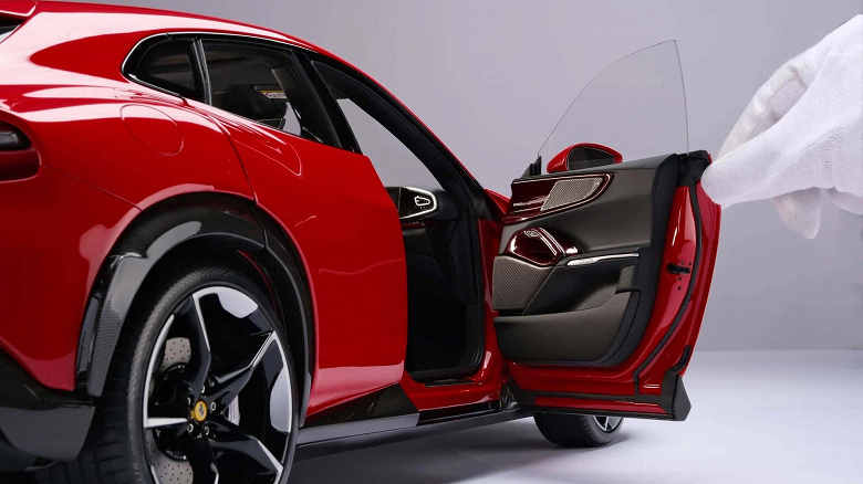 Кроссовер Ferrari Purosangue уменьшили в 8 раз и продают за 15 тыс. долларов. За эти деньги можно купить вполне себе полноразмерную Lada Vesta