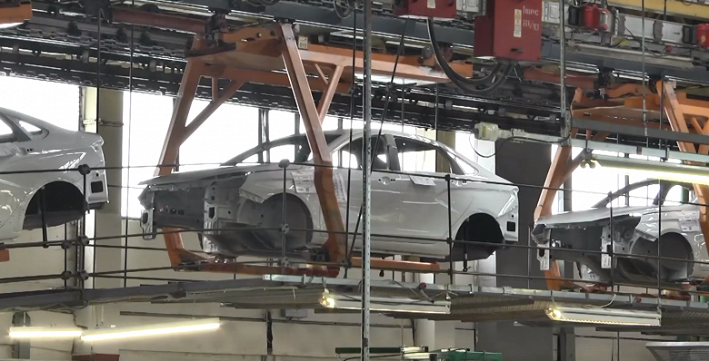 АвтоВАЗ показал модернизацию производства Lada