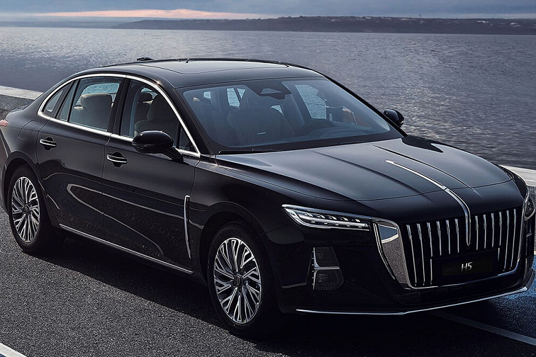 Аналог BMW 5-series за 4,79 млн рублей и заменитель BMW X3 за 5 млн рублей. В России стартовали продажи седана Hongqi H5 и кроссовера Hongqi HS5