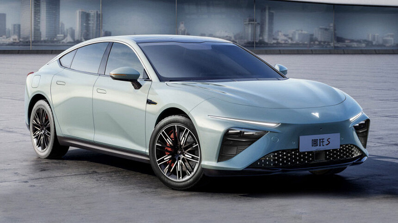 Сразу несколько конкурентов для отечественного «Москвича». В Россию могут привезти электромобили Hozon по цене от 2,22 млн рублей