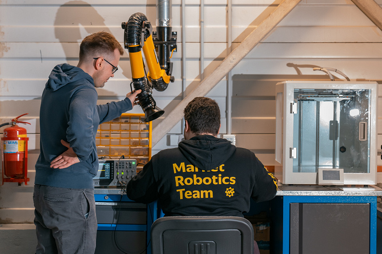 Справляют в 450–500 раз быстрее: в «Яндекс Маркете» инвентаризацию крупных товаров теперь проводят фирменные роботы