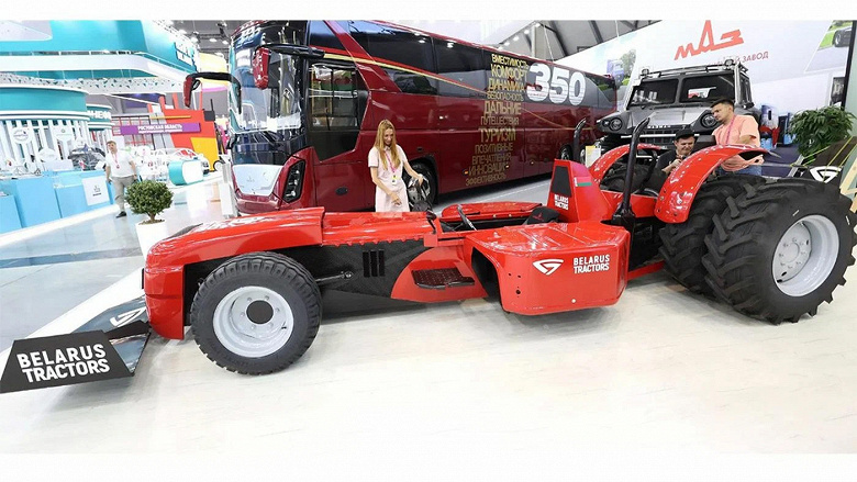 В России представили «бешеный» трактор Belarus. Говорят, он может разогнаться до 320 км/ч