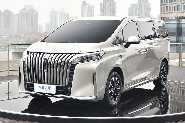 Очередной аналог Toyota Alphard из Китая. Премиум-минивэна Wey Alpine показали изнутри и снаружи