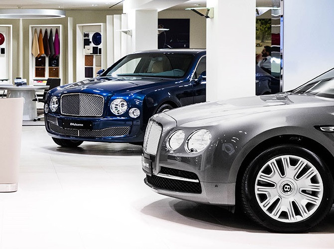 Россияне скупают элитные автомобили: лидируют Lamborghini Urus и Bentley Bentayga