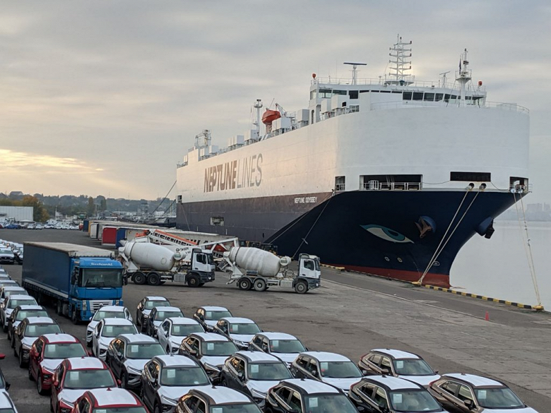 Флот судов для перевозки машин АвтоВАЗа может закупить Fesco 