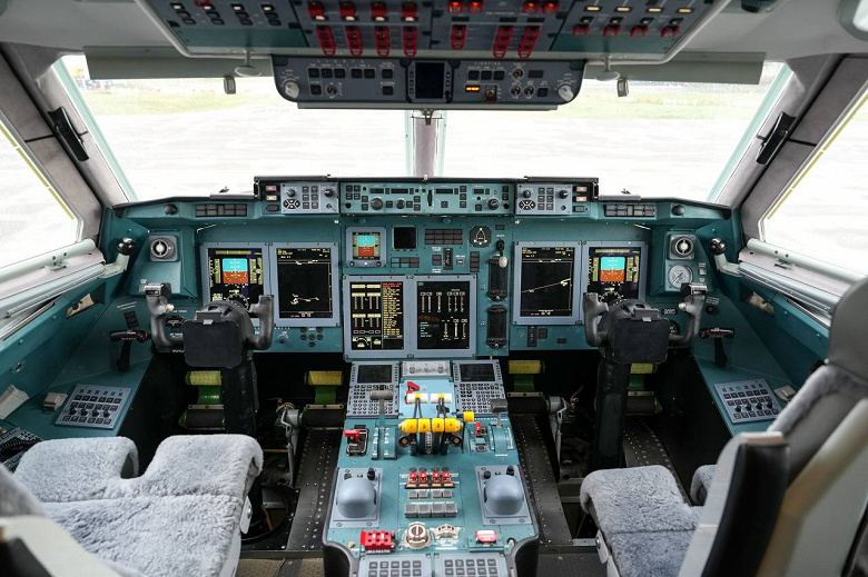 Так выглядит новейший пассажирский самолёт Ил-96-400М: живые фото перед первым полётом