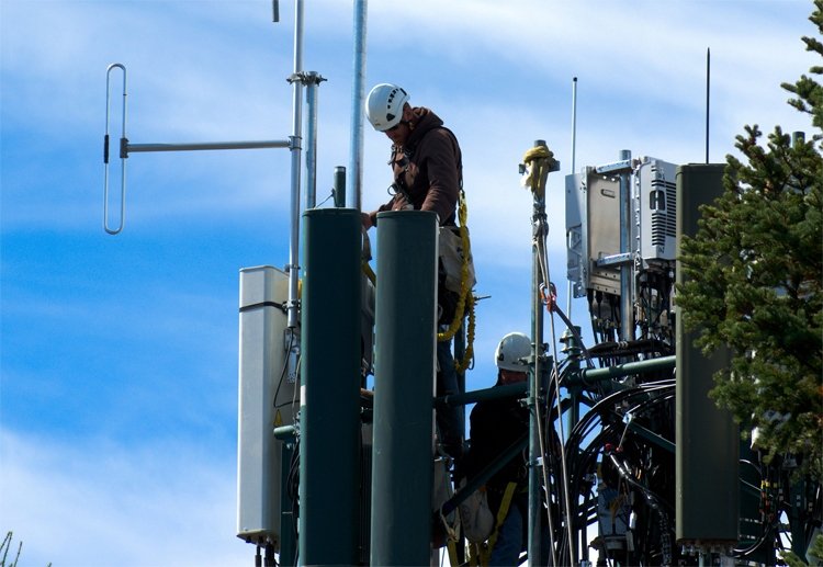 Россия помогает операторам перейти на 5G: уже выдено 12 млрд рублей