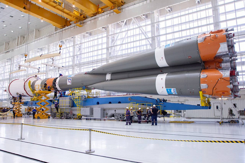 Первая в истории современной России лунная миссия: на Восточном полностью собрали ракету «Союз» для запуска «Луны-25»