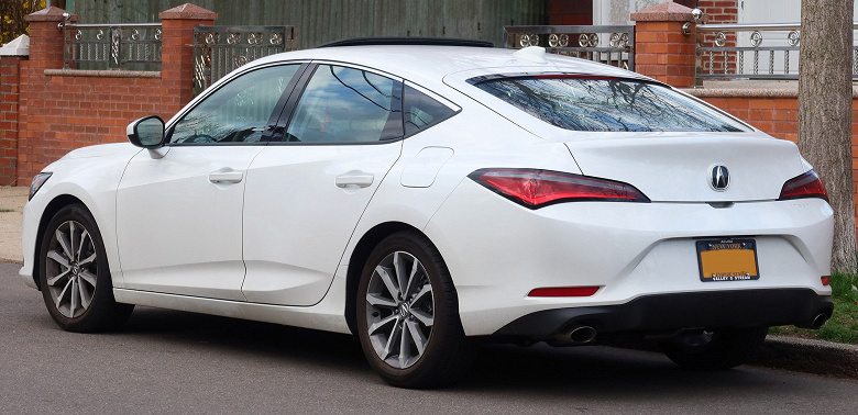 В России появился премиум-Civic. Дилеры начали продавать американский «подогретый» хетчбэк Acura Integra с 200-сильным турбомотором