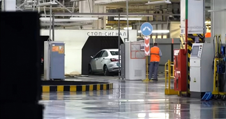 Ещё больше недоделанных Lada Vesta NG: АвтоВАЗ возобновил сборку некомплектных машин, часть сотрудников перекинули на выпуск Niva и Granta