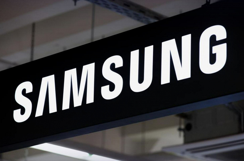 Поставки смартфонов Samsung в Россию запрещать пока не будут