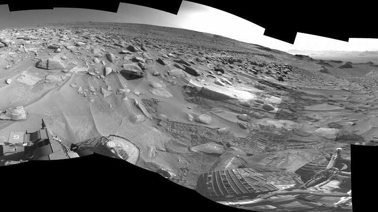 Уже почти 11 лет на Марсе: ровер-ветеран NASA Curiosity преодолел свой самый трудный подъём на Марсе