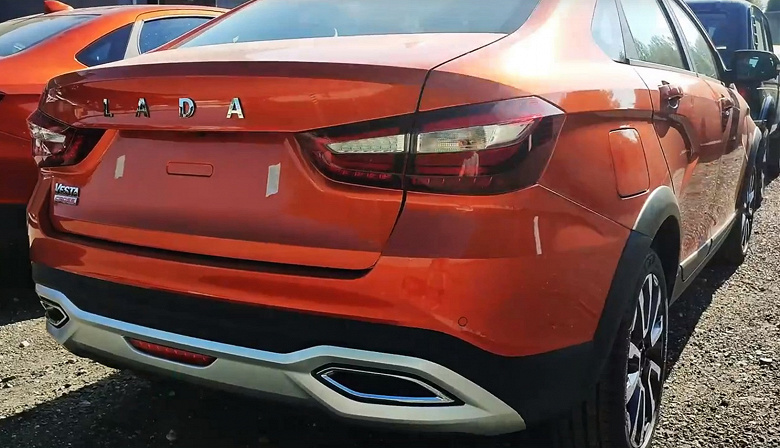 Настоящий эксклюзив: в продажу поступили Lada Vesta в ярких цветах «Сердолик» и «Марс». На всю страну – всего 240 штук