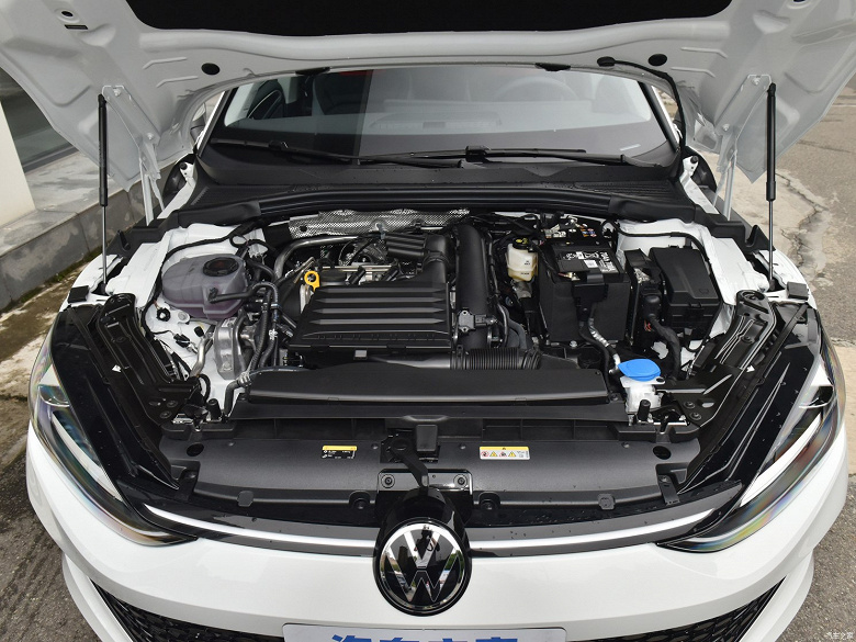 Volkswagen Lamando L 2024 поступил в продажу в Китае. Купеобразный седан со 150-сильным мотором оценили в 21 тыс. долларов
