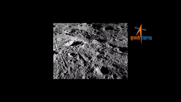 «Викрам снова мягко приземлился!»: индийский посадочный модуль «подпрыгнул» на Луне