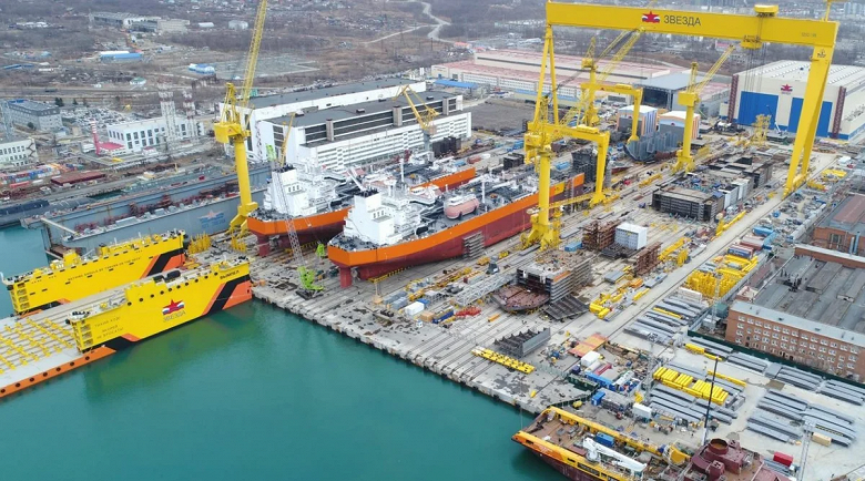 «Ни у кого в мире нет таких океанских судов», — в России спускают на воду первый в мире газовоз на газомоторном топливе