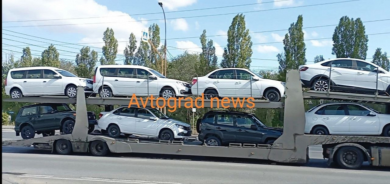 АвтоВАЗ начал поставки Lada Largus